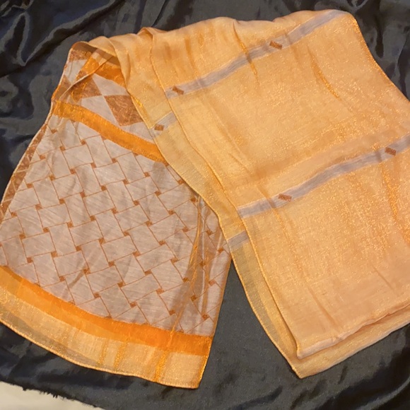 Beautiful wrap scarf - Picture 8 of 8